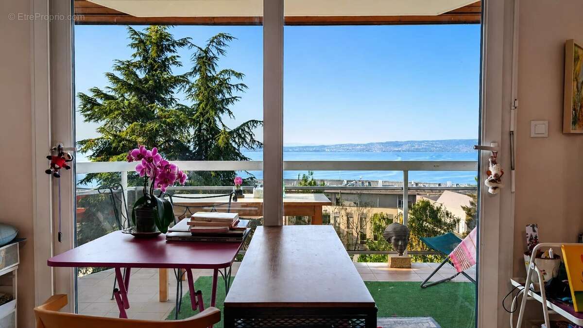 Appartement à EVIAN-LES-BAINS