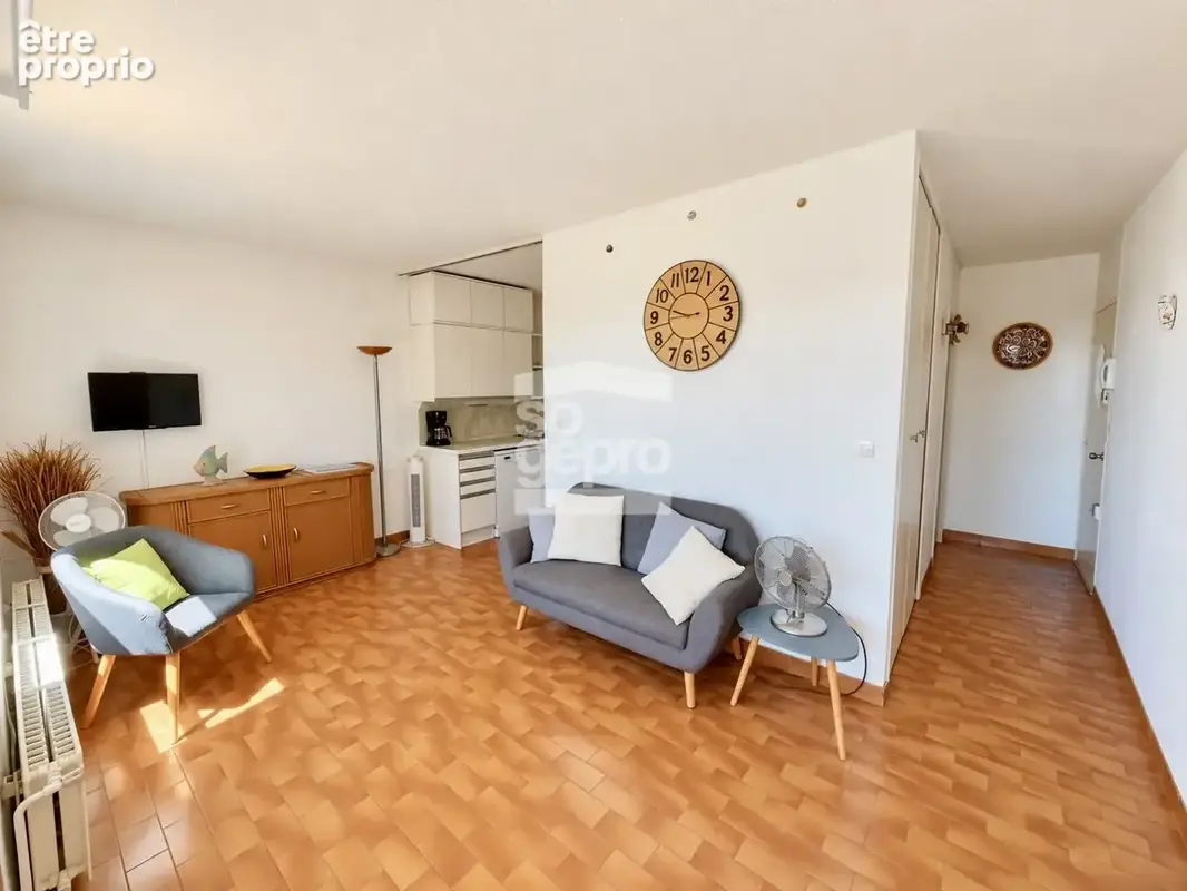 Réf : 2367 - Vente Appartement 3 Pièces traversant avec vue Port ! - photo 3