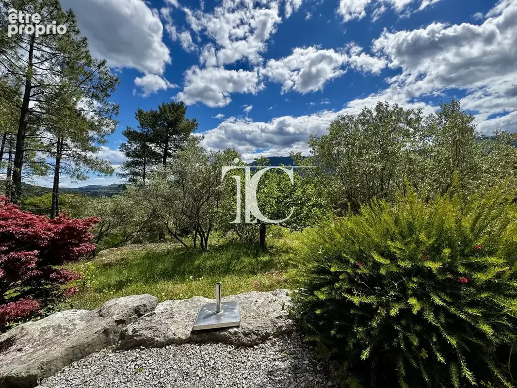 Villa 97m² sur 4203m² de terrain avec un chalet et dependances - photo 12