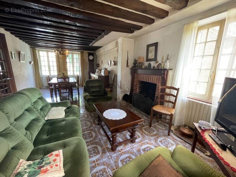 Maison à BUSSIERE-DUNOISE