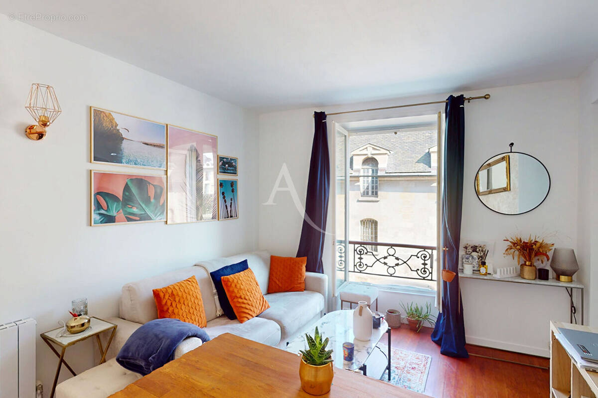 Appartement à PARIS-10E