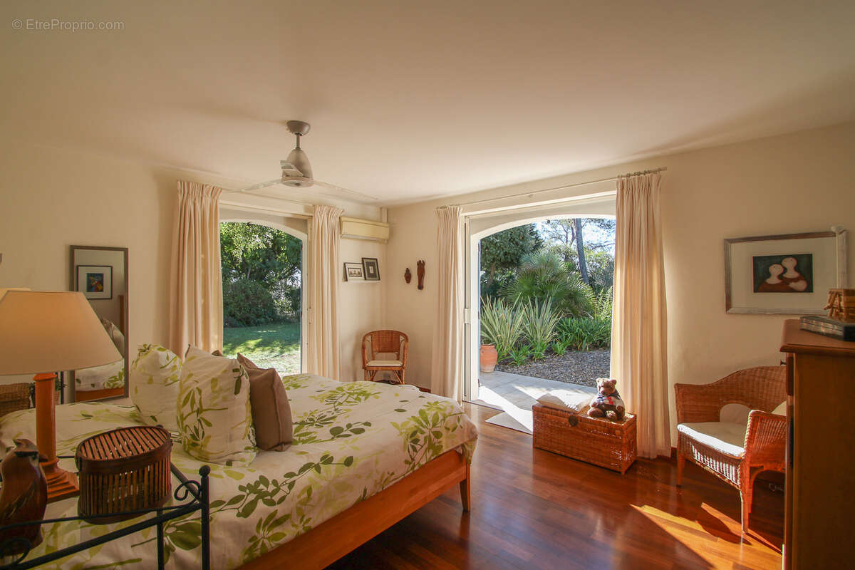 Maison à PUGET-SUR-ARGENS