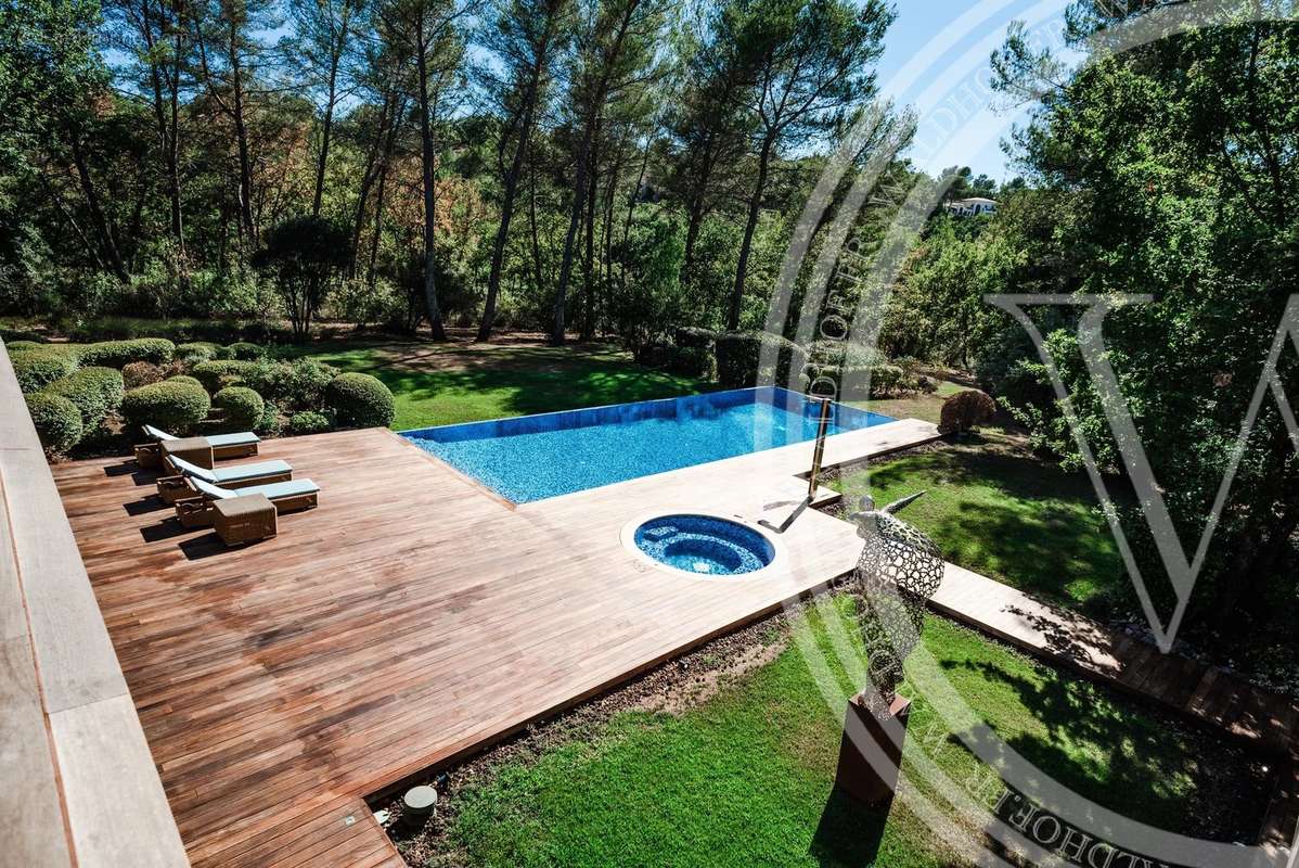 Maison à TOURRETTES