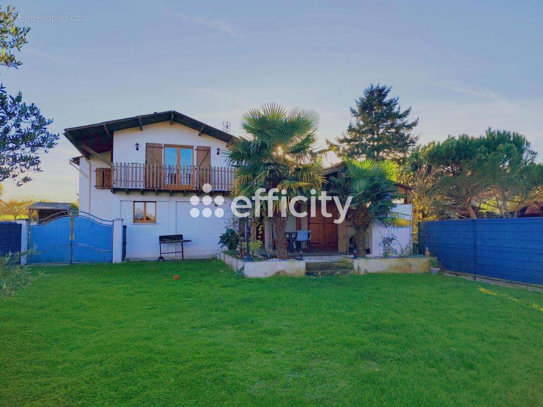 Maison à BRIZAMBOURG