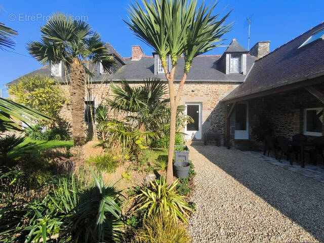 Maison à PLOEZAL