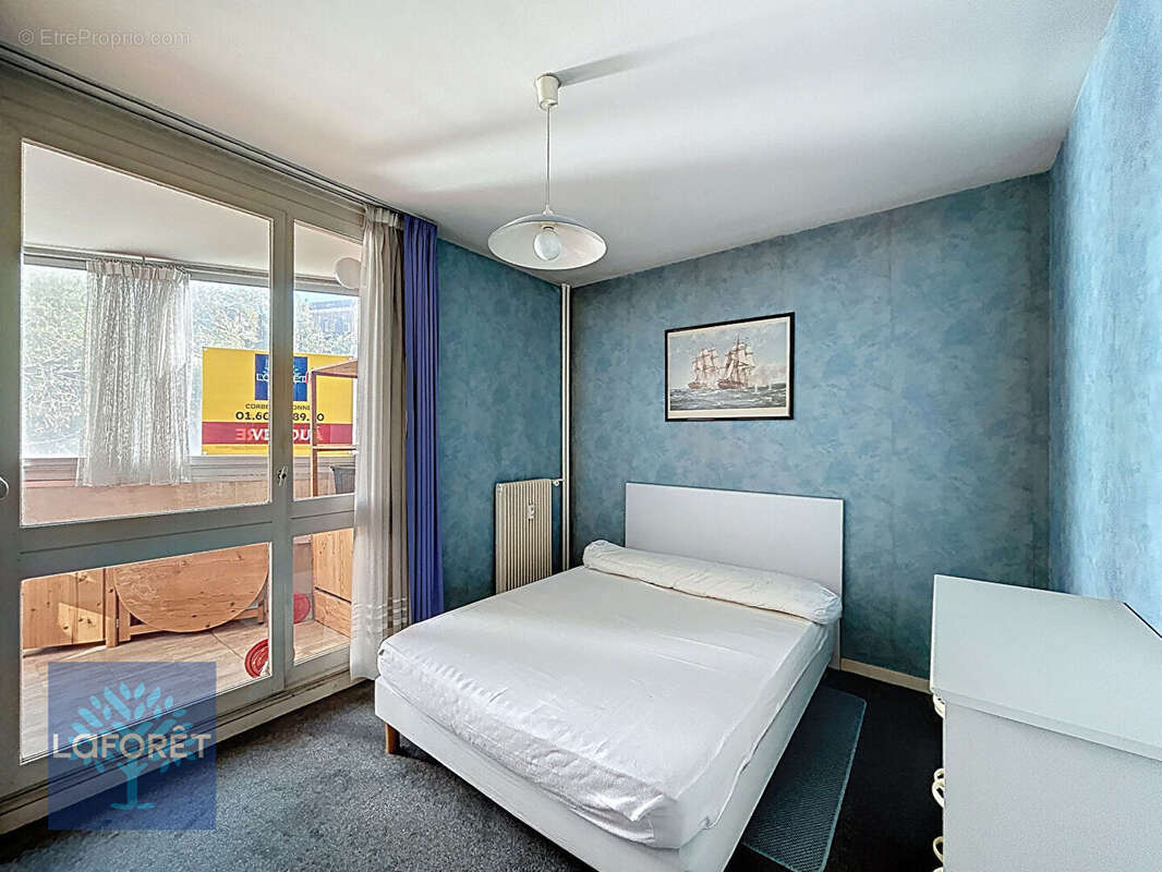 Appartement à CORBEIL-ESSONNES