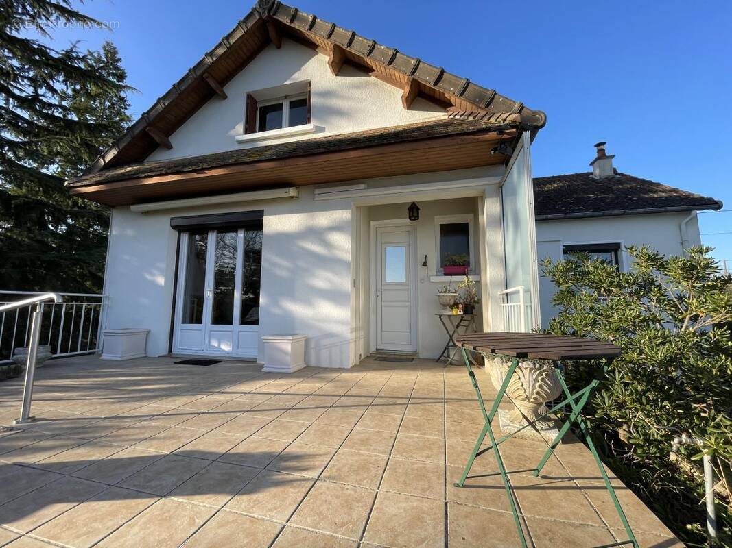 Maison à CHAMPAGNE