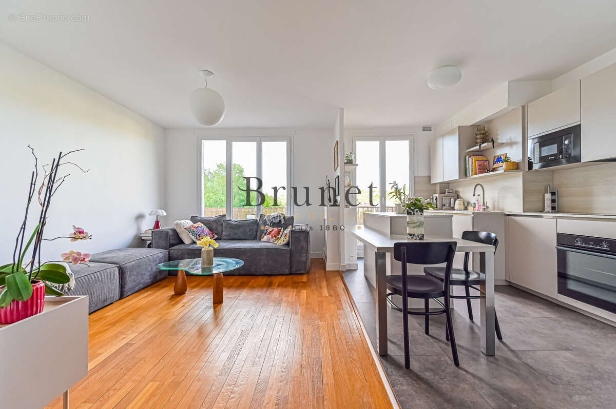 Appartement à SAINT-MAUR-DES-FOSSES