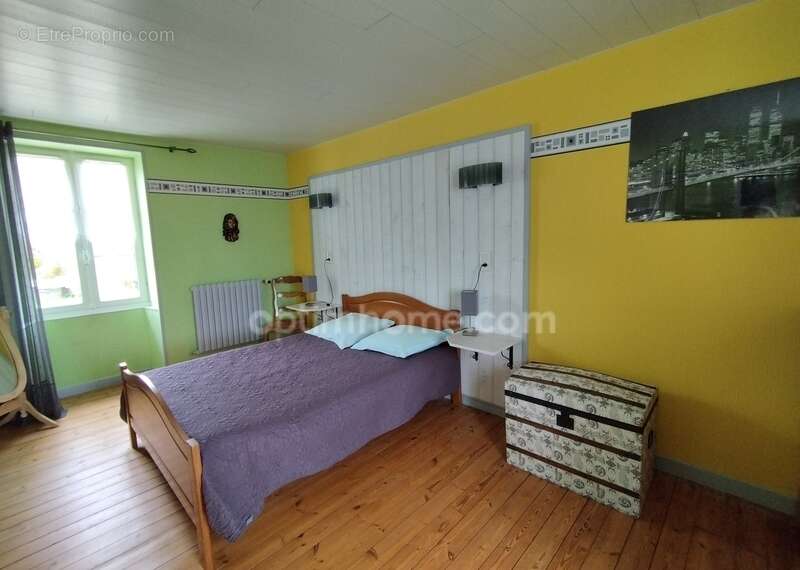 Charente, exceptionnelle ! A 10mn de La Rochefoucauld, maison 206 m², pièce de vie 70 m², grange, terrain clos 3602m² - photo 20