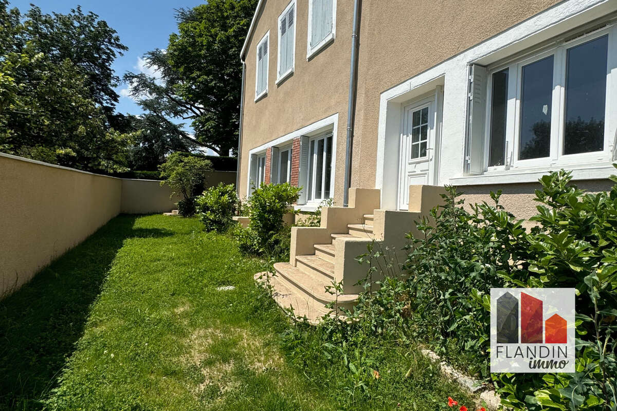 Appartement à SOUCIEU-EN-JARREST