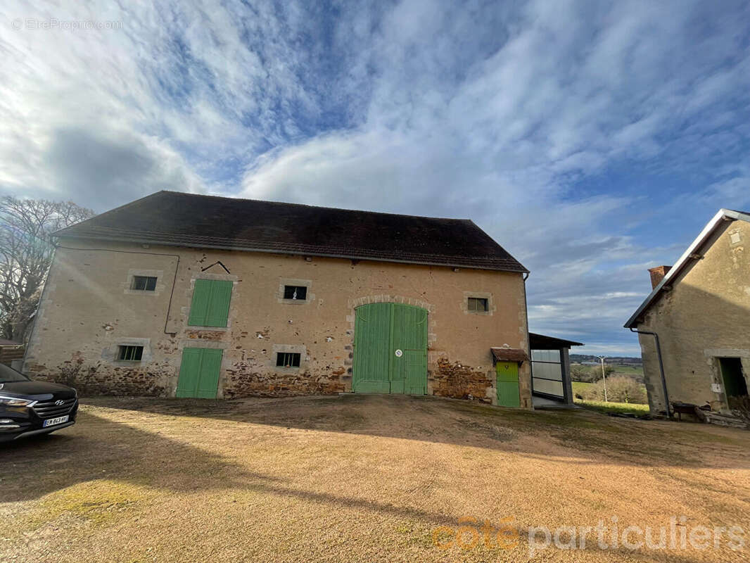Maison à SAINT-ELOY-D'ALLIER