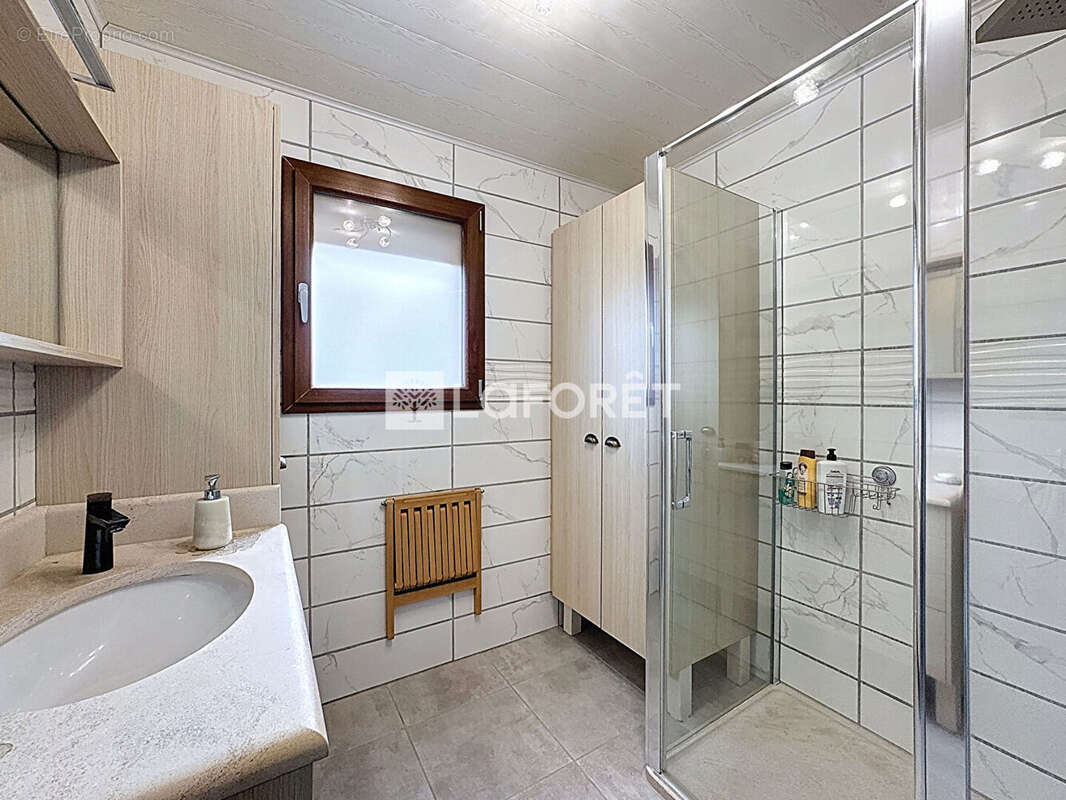 Maison à ESSERTENNE-ET-CECEY