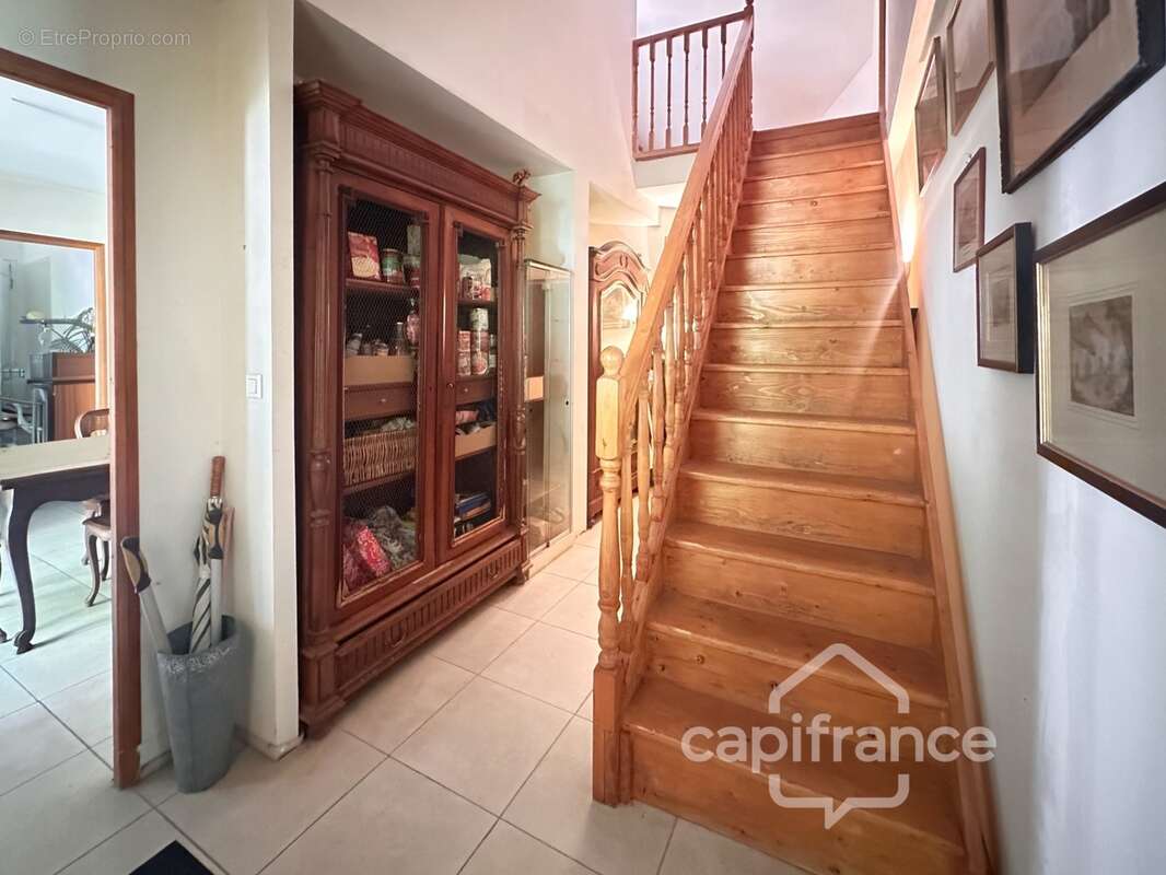 Maison familiale de 225 m² avec dépendance sur 3 022 m² - Domaine de Carheil à Plessé - photo 9