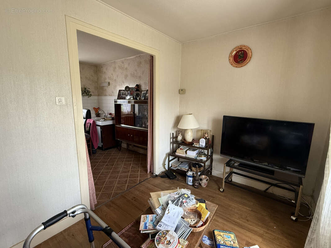 Maison à CELLES-SUR-DUROLLE