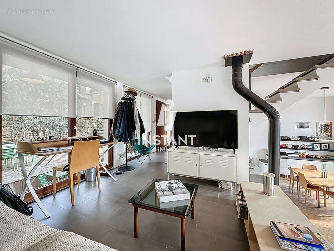 Appartement à CHARENTON-LE-PONT