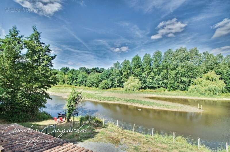 Propriété de charme en bord de rivière, avec activité de gîte Les HERBIERS (85) - photo 2