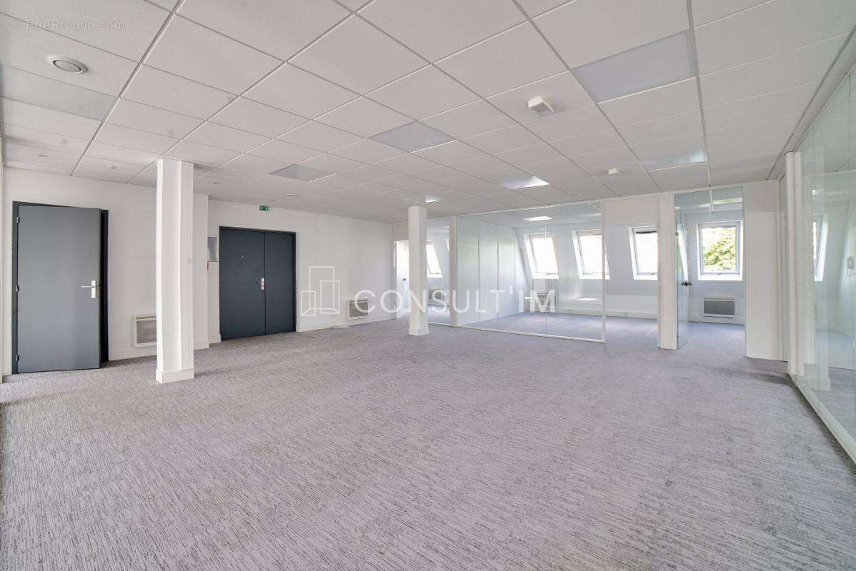 Commerce à COURBEVOIE