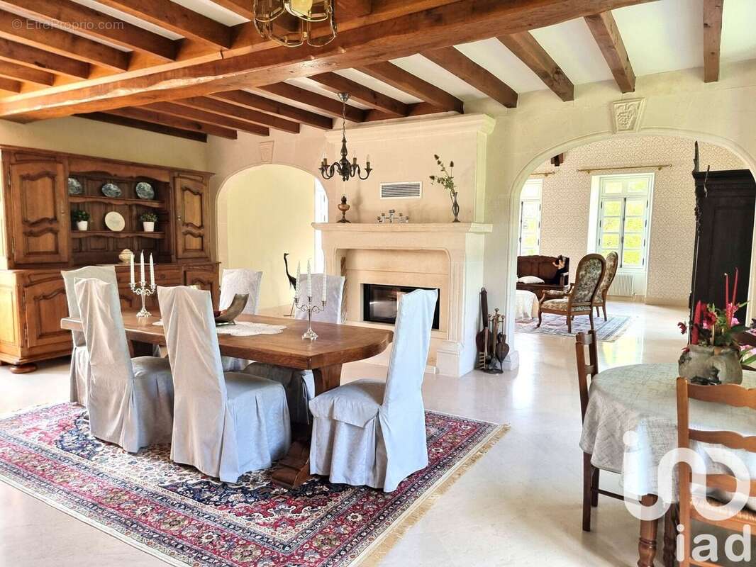 Maison 410 m² à Bourg-Charente  - photo 6