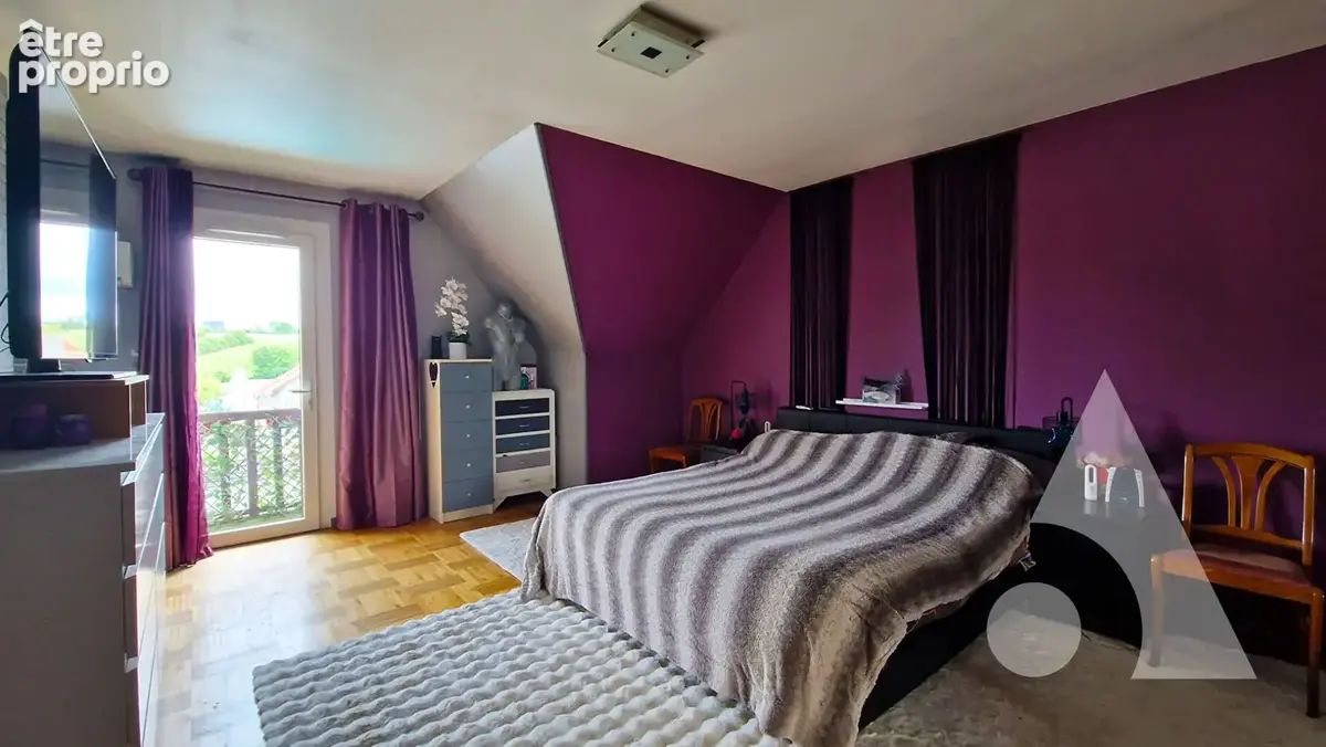 Maison Le Thillay 8 pièce(s) 180 m2 avec piscine - photo 10
