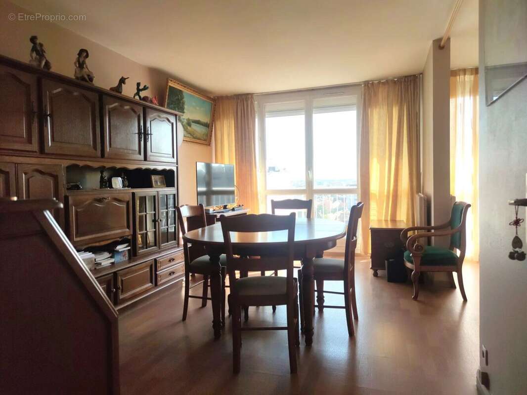Appartement à COLOMBES