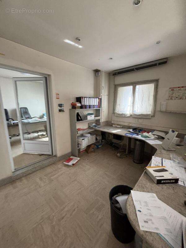 Commerce à MONTREUIL