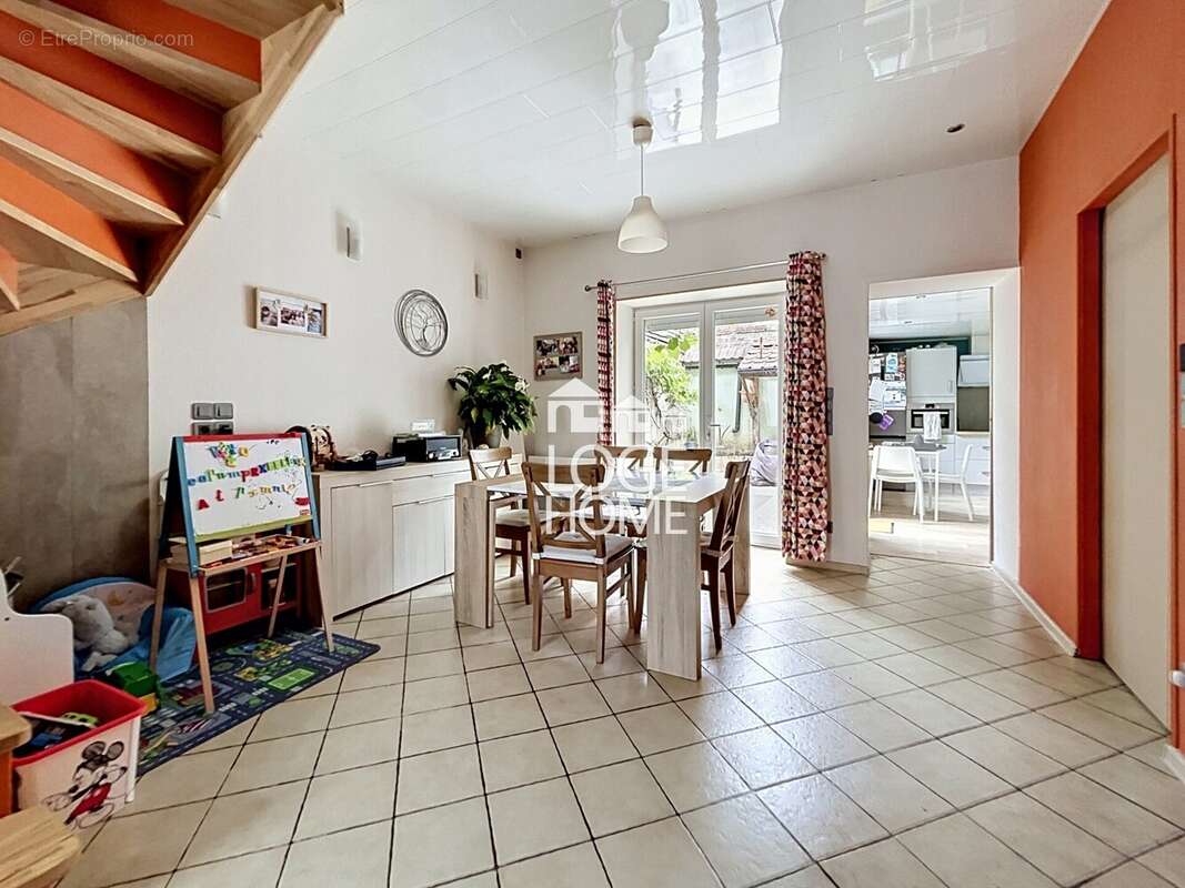 Maison à CROIX