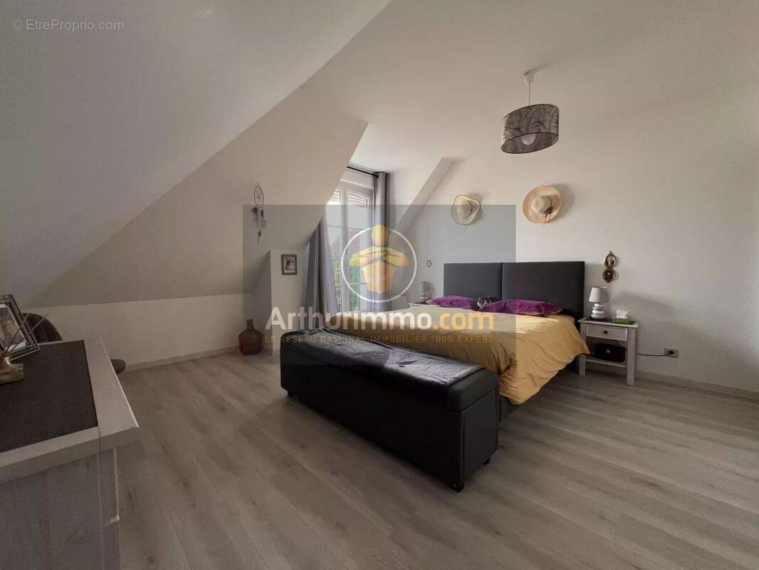 Appartement à FONTENAY-TRESIGNY