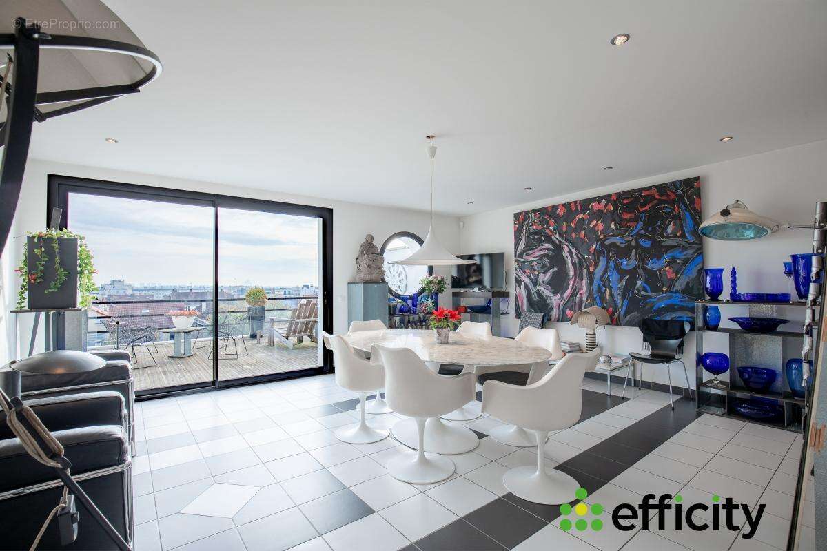 Maison 360 m² à Suresnes  - photo 8