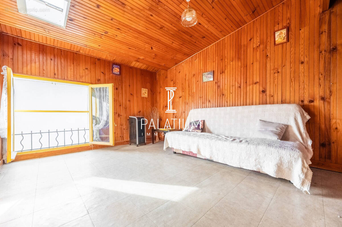 Appartement à GREOUX-LES-BAINS