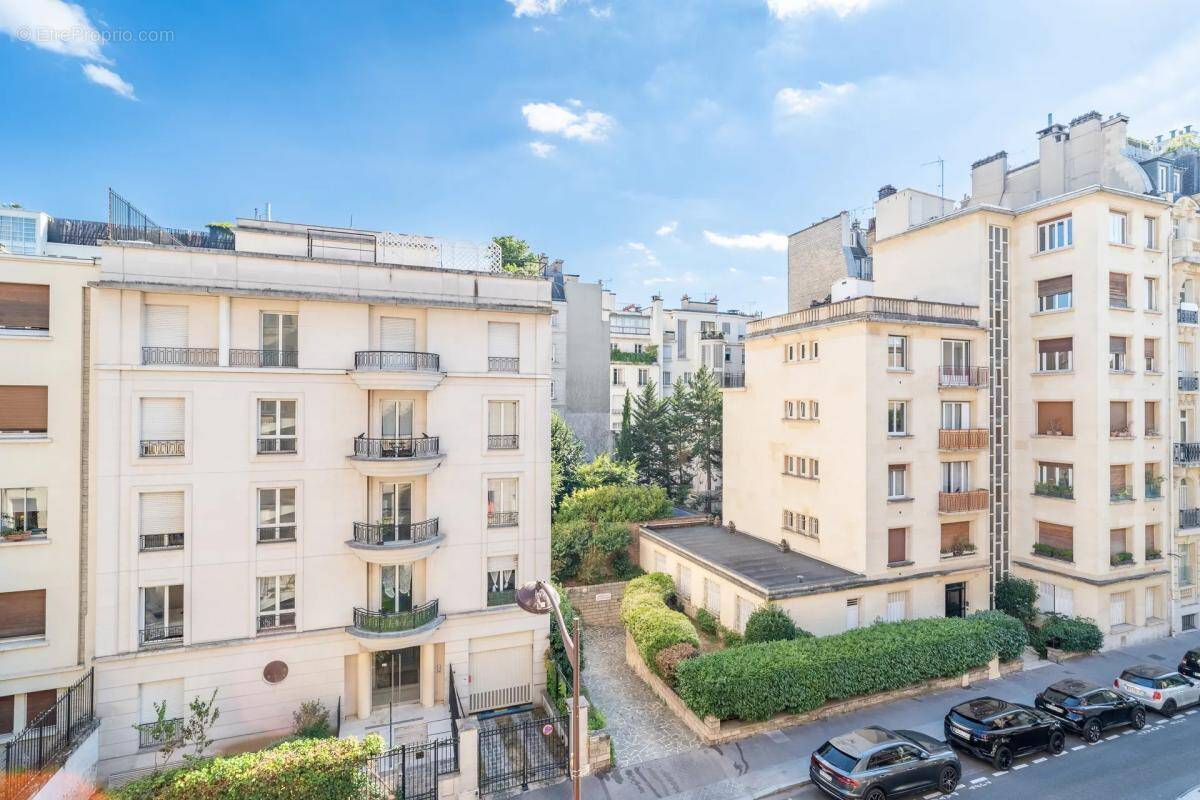 Appartement à NEUILLY-SUR-SEINE