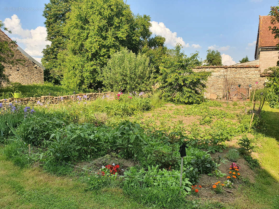 Maison à BLIGNY-SUR-OUCHE