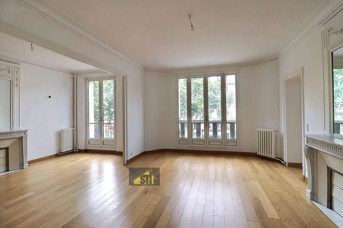 Appartement à PARIS-14E