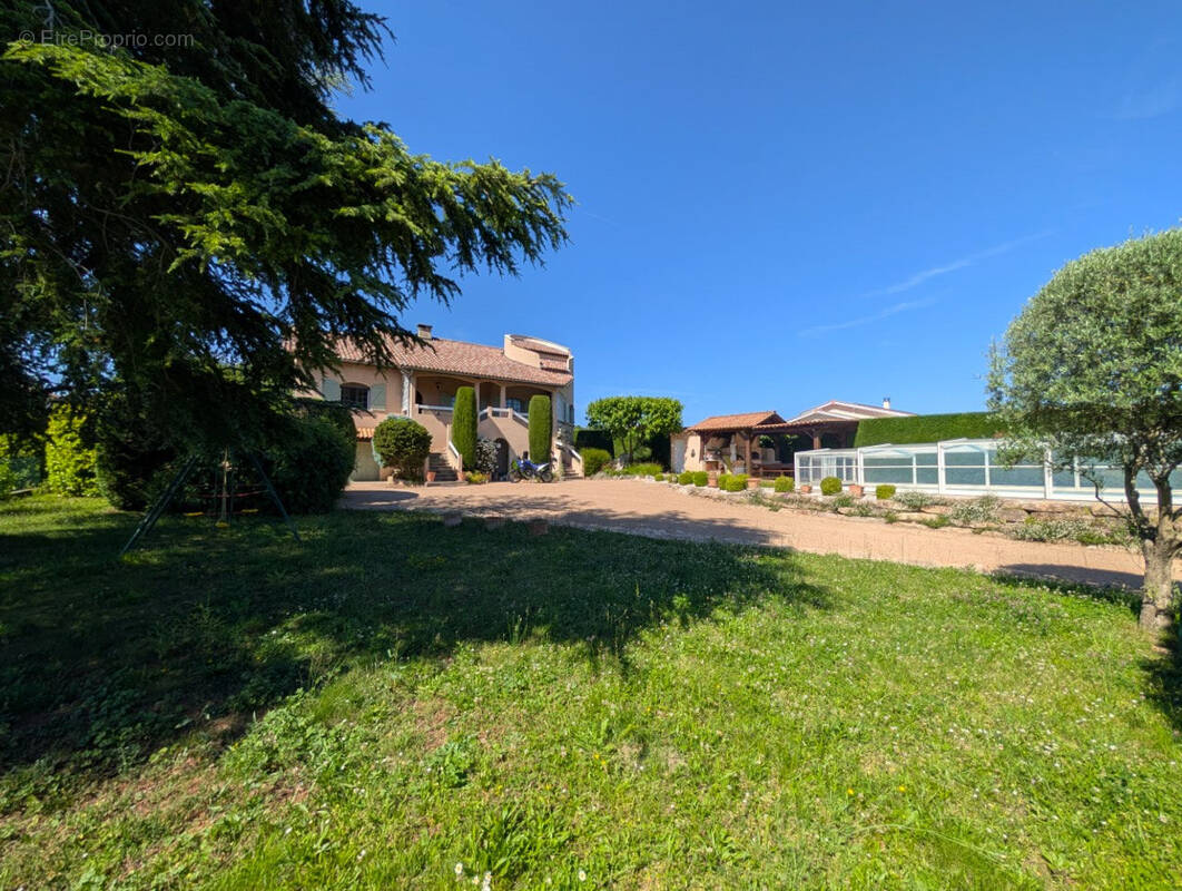 Maison à VILLE-SOUS-ANJOU