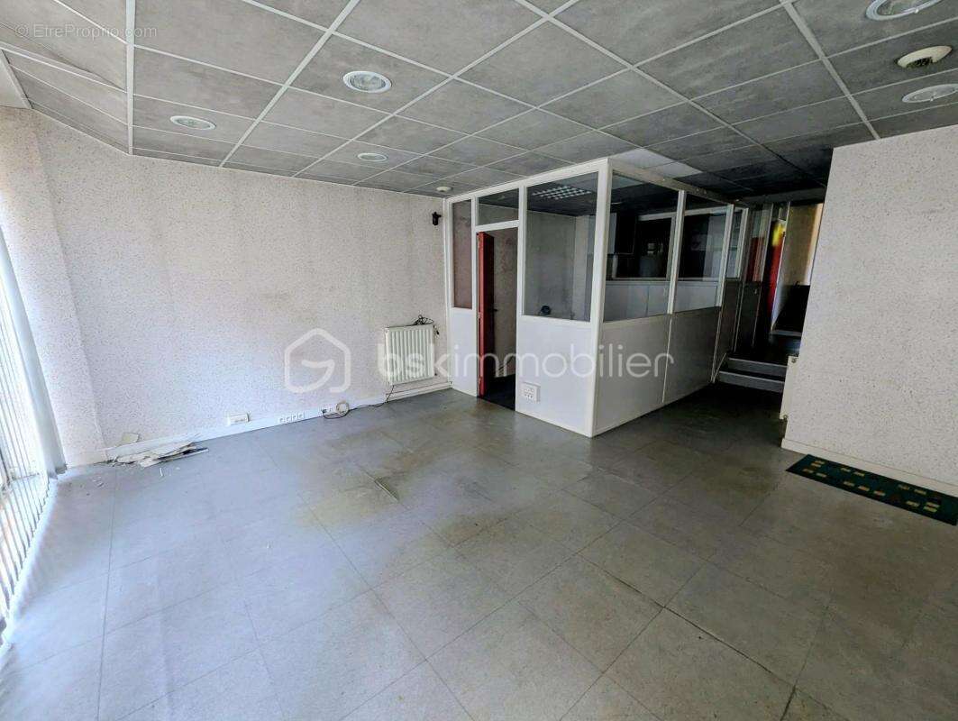 Immeuble de rapport situé au centre ville de Fougères 35300 - photo 12