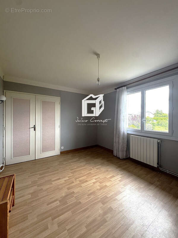 Maison à LUC-LA-PRIMAUBE