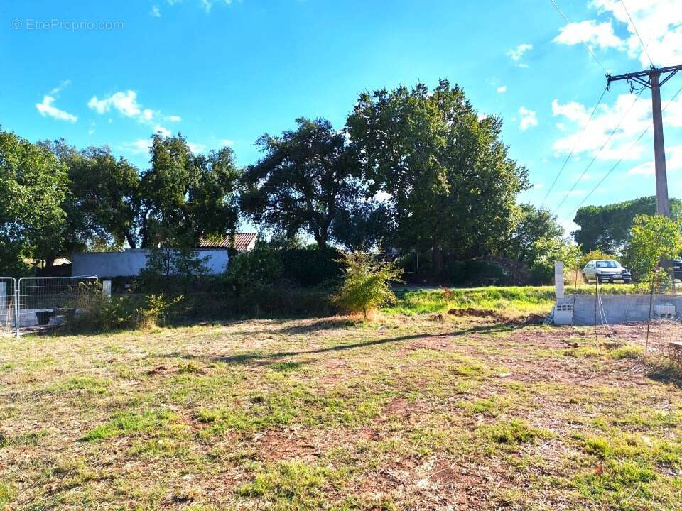 Terrain à LE CANNET-DES-MAURES