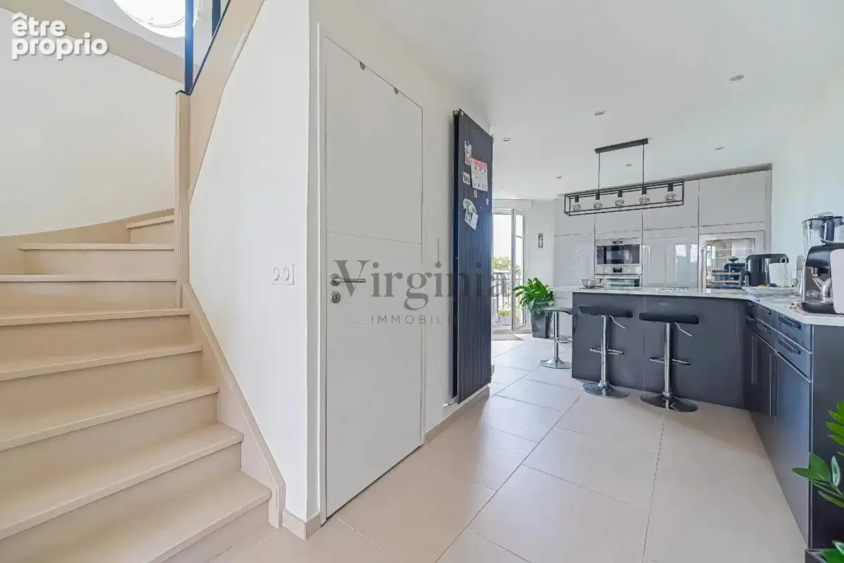Duplex 6 pièces de 131 m² - 4 chambres - Terrasse de 40 m² - École Vétérinaire - photo 8