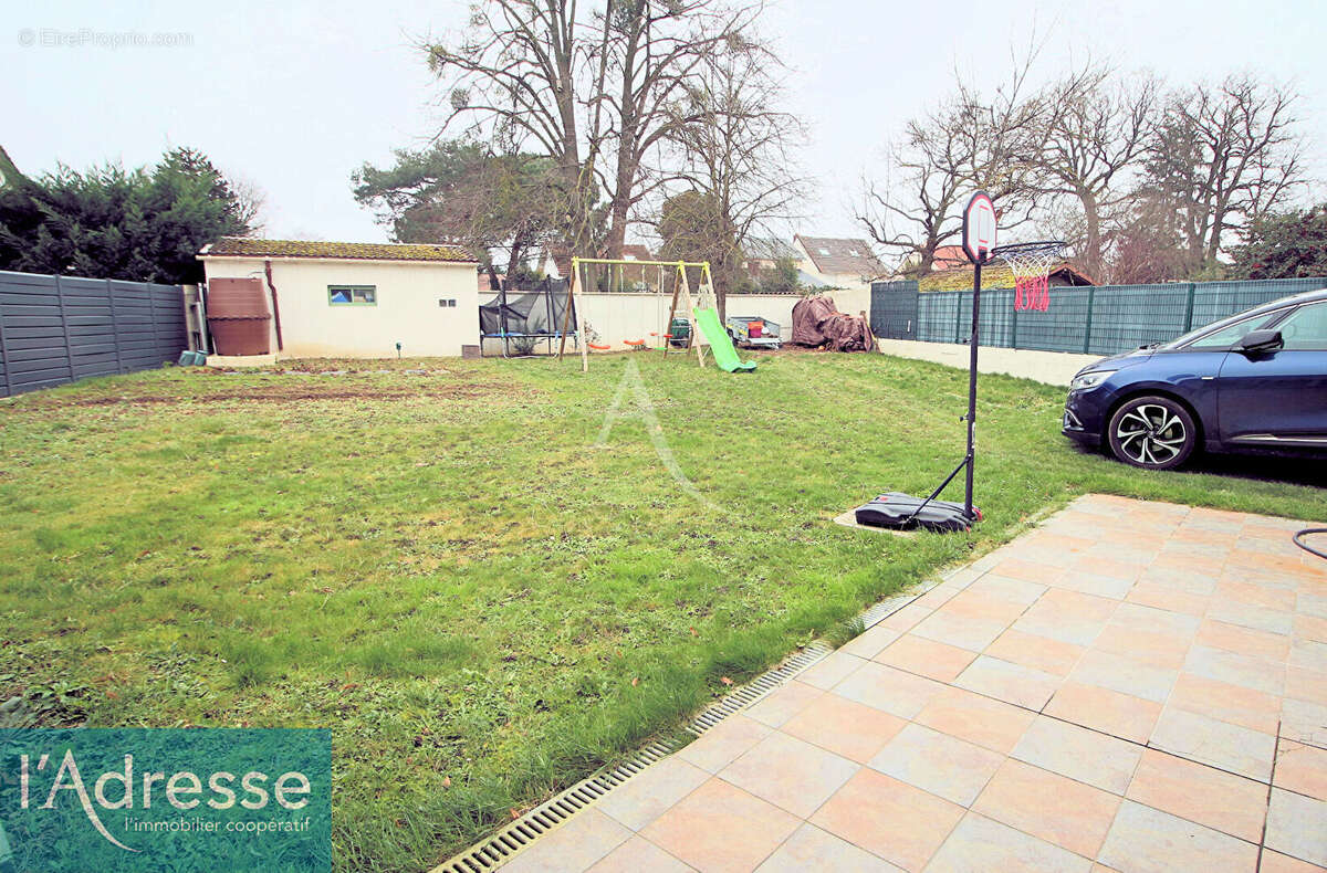 Maison à FLEURY-MEROGIS