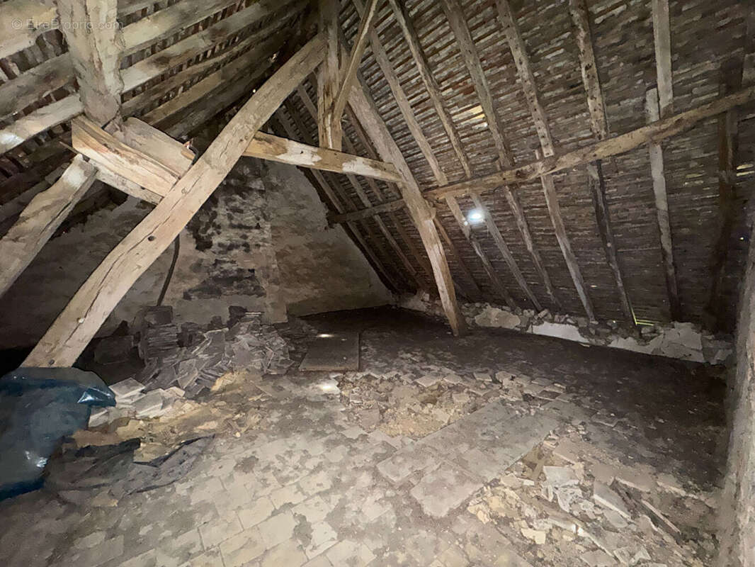 Maison à SAULX-MARCHAIS