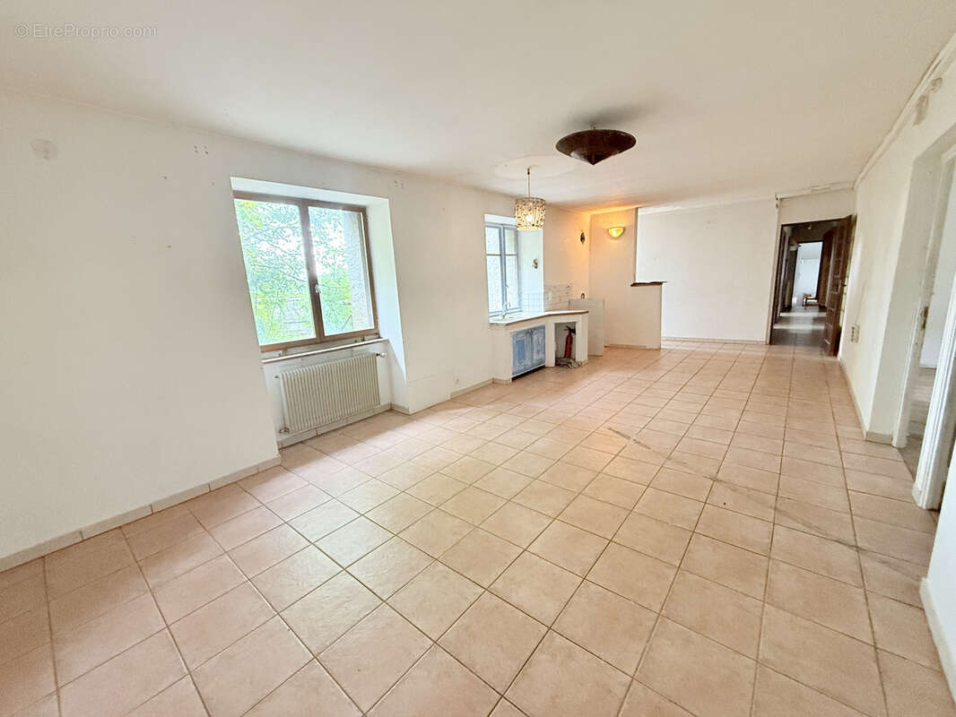 À Vendre   Mas avec Piscine, Écuries et Deux Bâtisses sur Terrain Naturel - photo 17