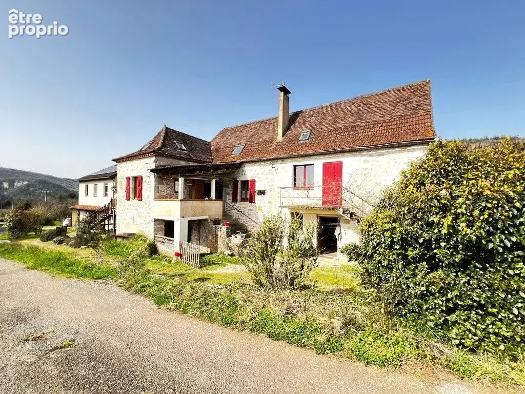 Saint-Cirq-Lapopie: Opportunité d'Investissement clé en main, 5 chambres d'hôtes, une maison d'amis, une salle de réception et p - photo 23