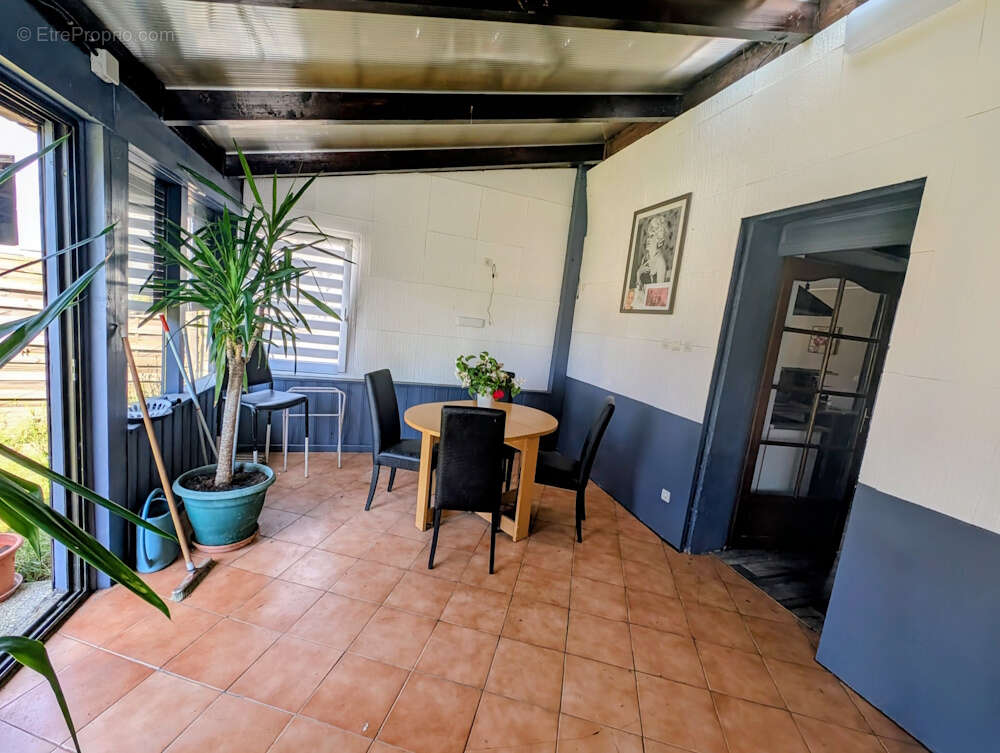 Maison à MIRECOURT