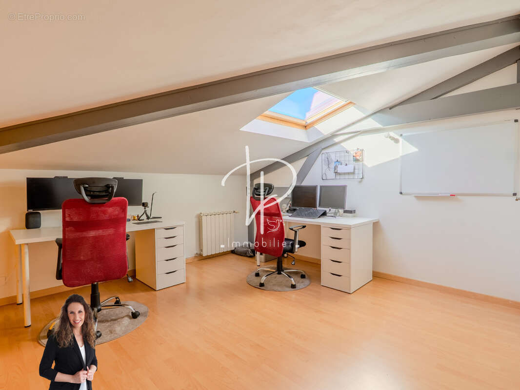 VILLA 8 pièces - 291 m2 - Piscine - Garage double - photo 20