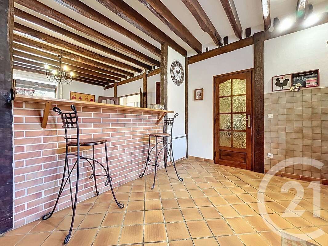 Maison 161 m² à La Chapelle-Gauthier  - photo 11