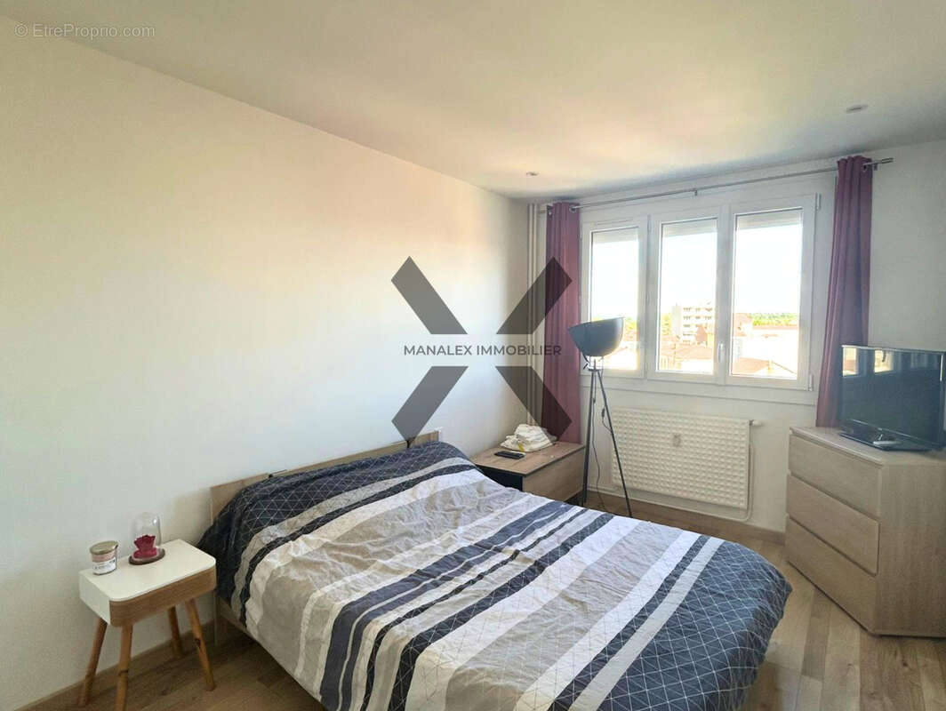 Appartement à LE COTEAU