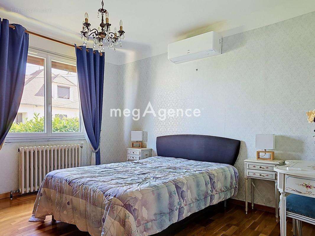 Maison familiale a bouafle avec sous sol total et jardin - photo 7