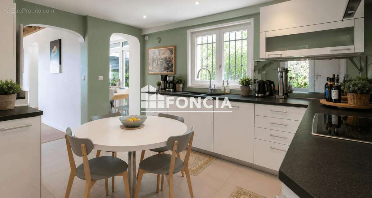 CRÉPIEUX-LA-PAPE – Maison d'architecte 160 m² climatisée avec piscine et vue panoramique - photo 9