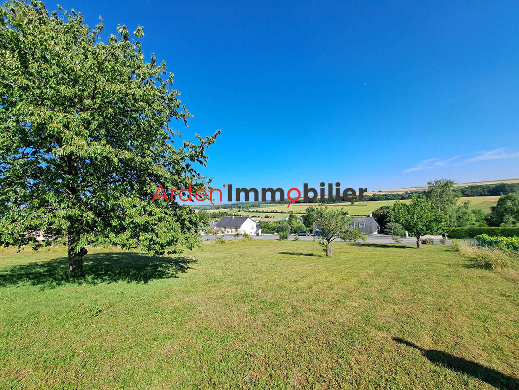 Terrain à CHATEAU-PORCIEN