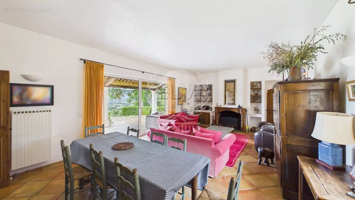 Maison à PLAN-DE-LA-TOUR