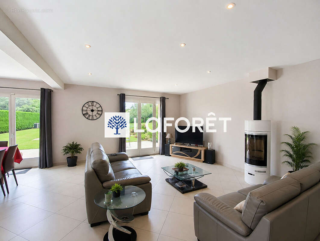 Maison avec piscine proche JOUY-LE-CHÂTEL - photo 3